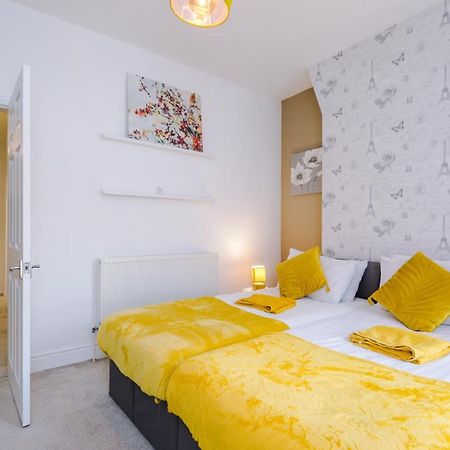 Finchley House Lovely House In Anfield, 2 Minutes Walk From The Stadium, Parking And Wifi Villa Liverpool Exteriör bild
