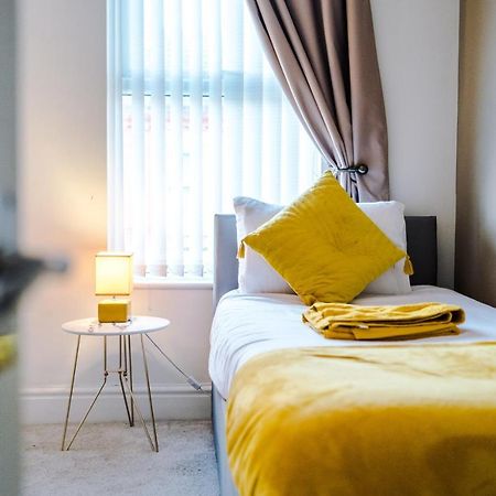 Finchley House Lovely House In Anfield, 2 Minutes Walk From The Stadium, Parking And Wifi Villa Liverpool Exteriör bild