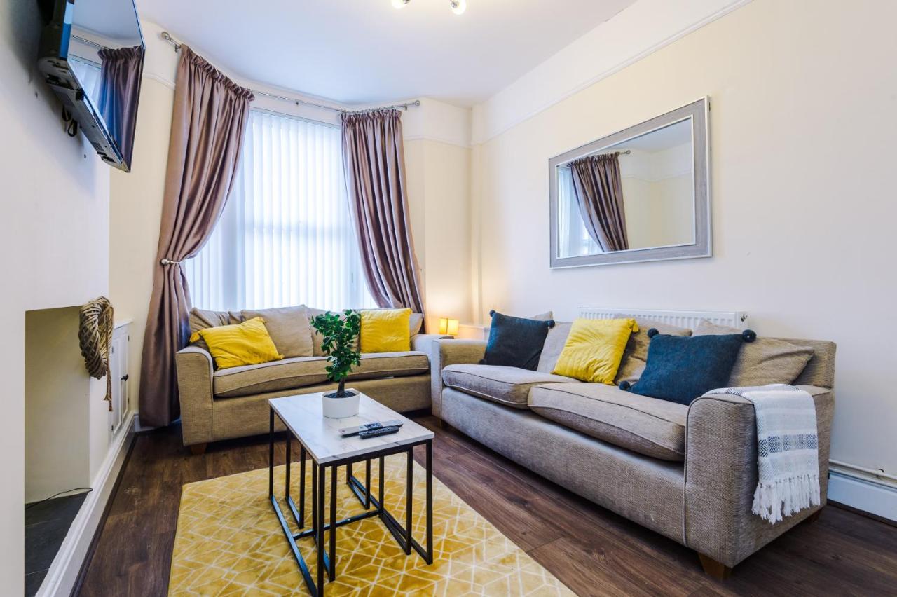 Finchley House Lovely House In Anfield, 2 Minutes Walk From The Stadium, Parking And Wifi Villa Liverpool Exteriör bild