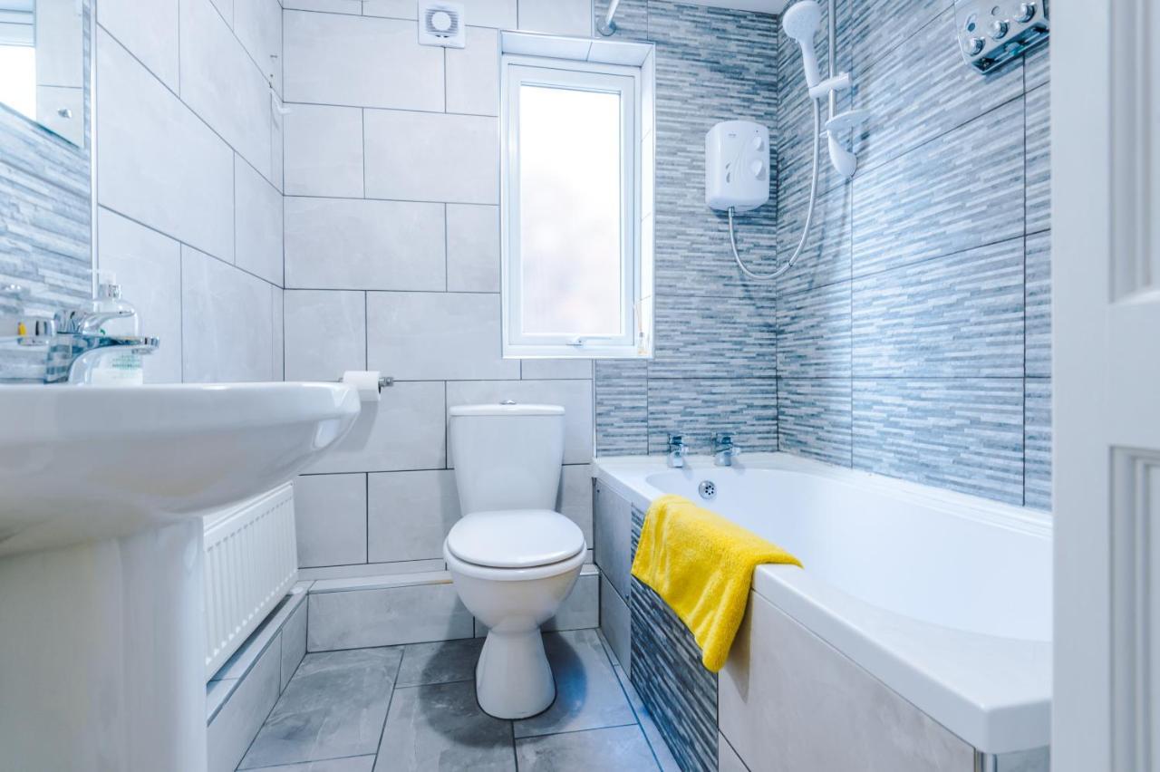Finchley House Lovely House In Anfield, 2 Minutes Walk From The Stadium, Parking And Wifi Villa Liverpool Exteriör bild